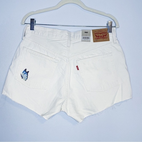 Levi’s - Cream Butterfly Shorts - Picture 4 of 5